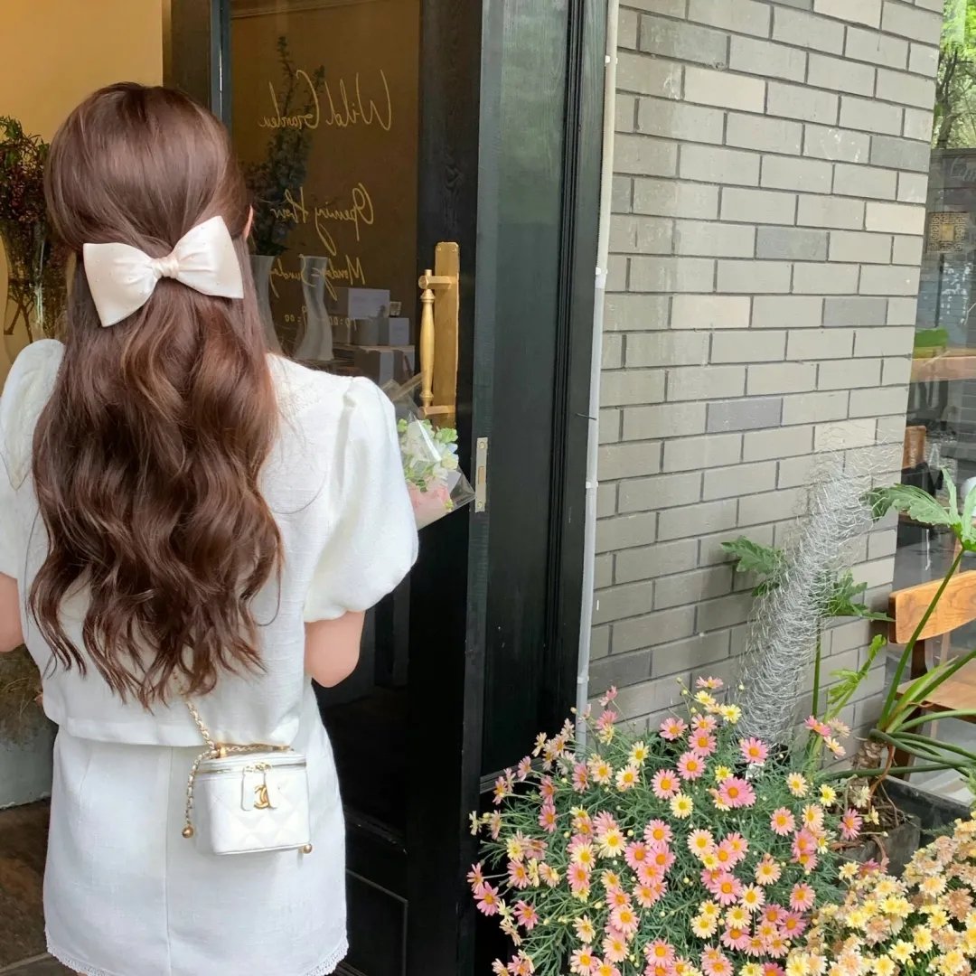 隐秘而伟大封面